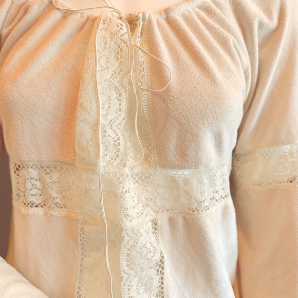Anna Huling Boho Ecru Blouse with Lace - Picture 2 of 7